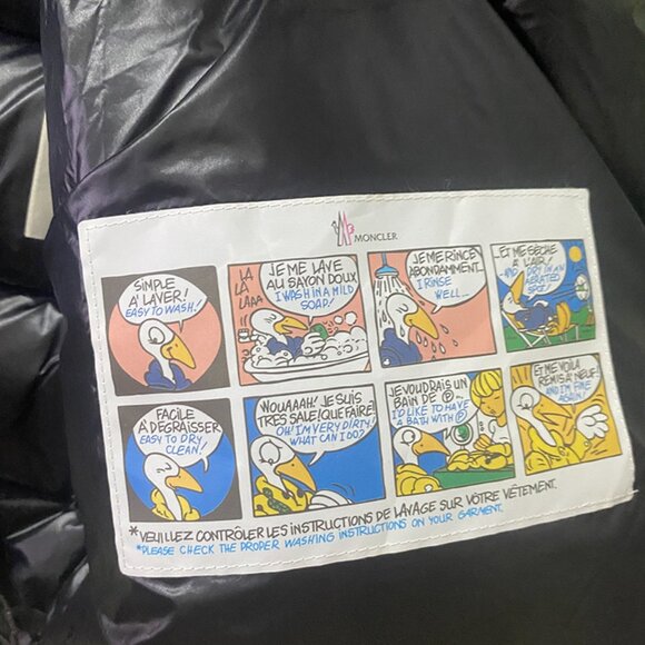 Moncler Black Puffer Vest - Distinctive Hood - Picture 13 of 14